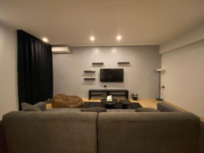 Scandinavian 2-bedroom apt in Zamalek (no visits)